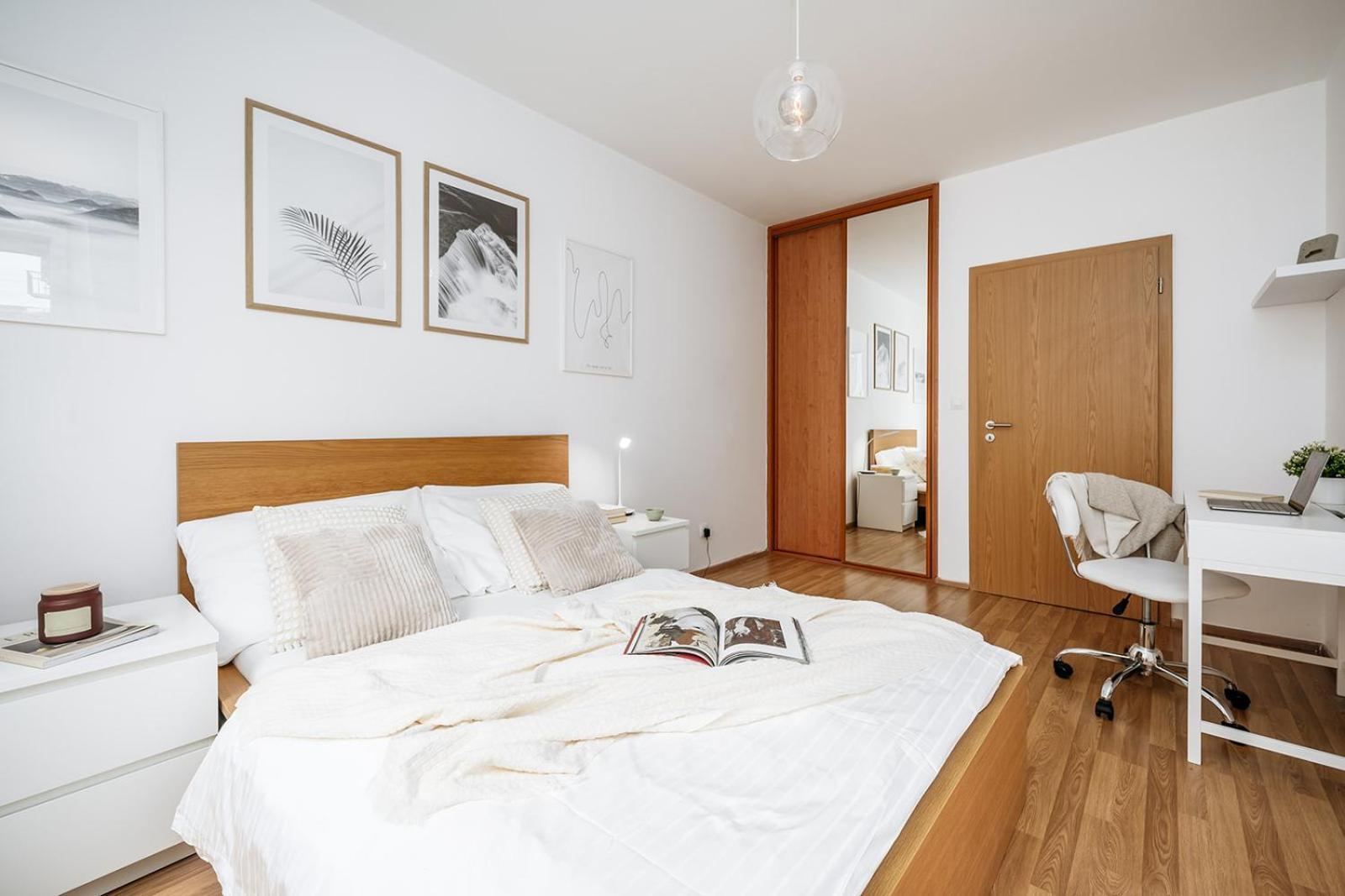 Prague Days - Bright Apartment - Balcony - Private Parking Eksteriør billede