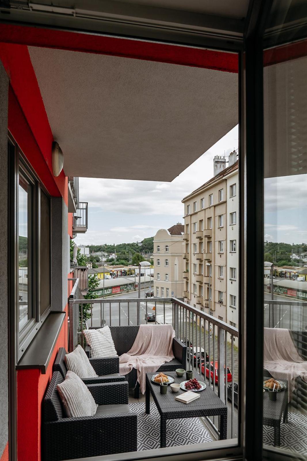 Prague Days - Bright Apartment - Balcony - Private Parking Eksteriør billede